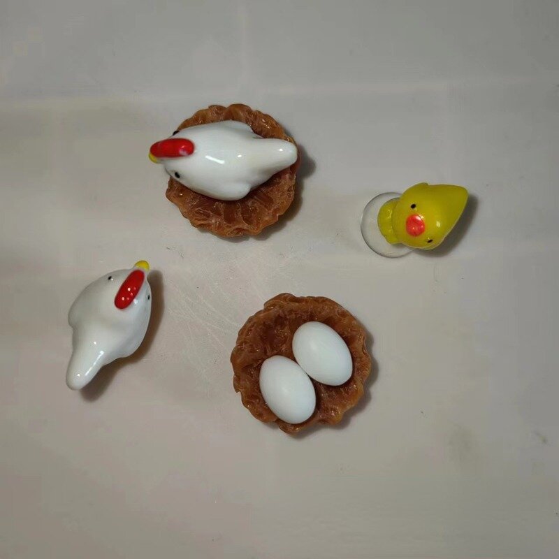 Sepatu lubang ayam kuning kecil 3D, dekorasi sarang telur ayam aksesori DIY Sandal taman anak laki-laki perempuan gesper sepatu hadiah anak-anak