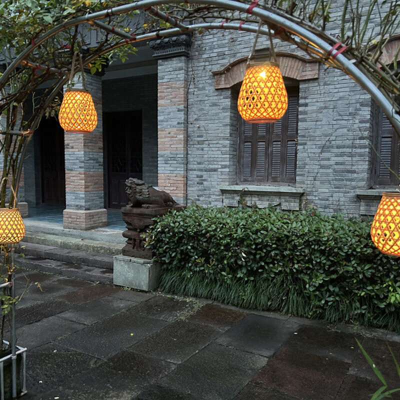 Luci a lanterna solare per esterni impermeabili, lampada da tavolo scavata con tessitura di bambù imitazione appesa ad alta luminosità 3000K, decorazione