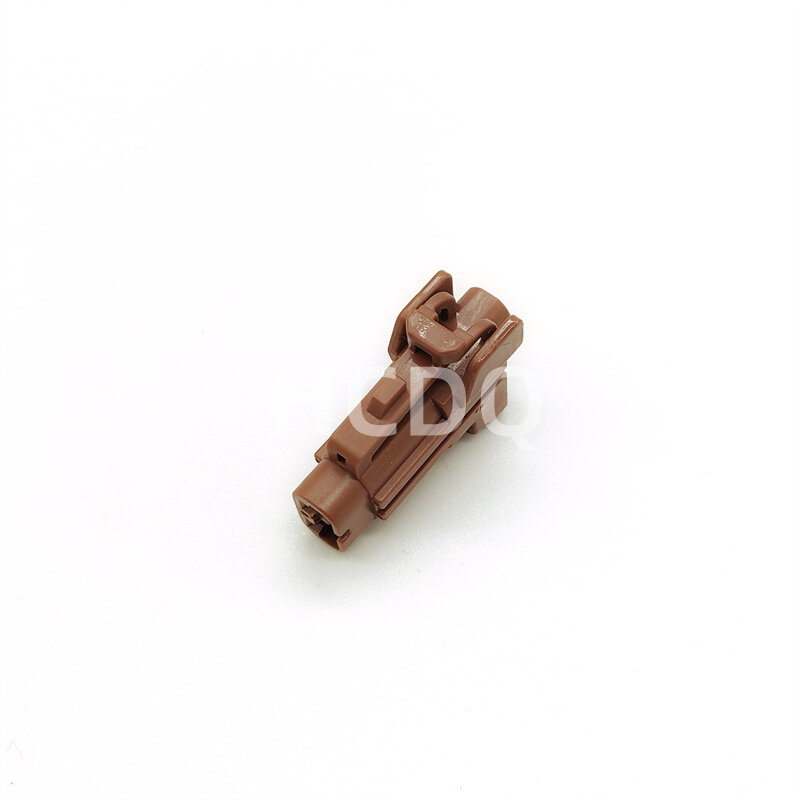 10 PCS Original and genuine 7183-7870-80  Sautomobile connector plug housing supplied from stock