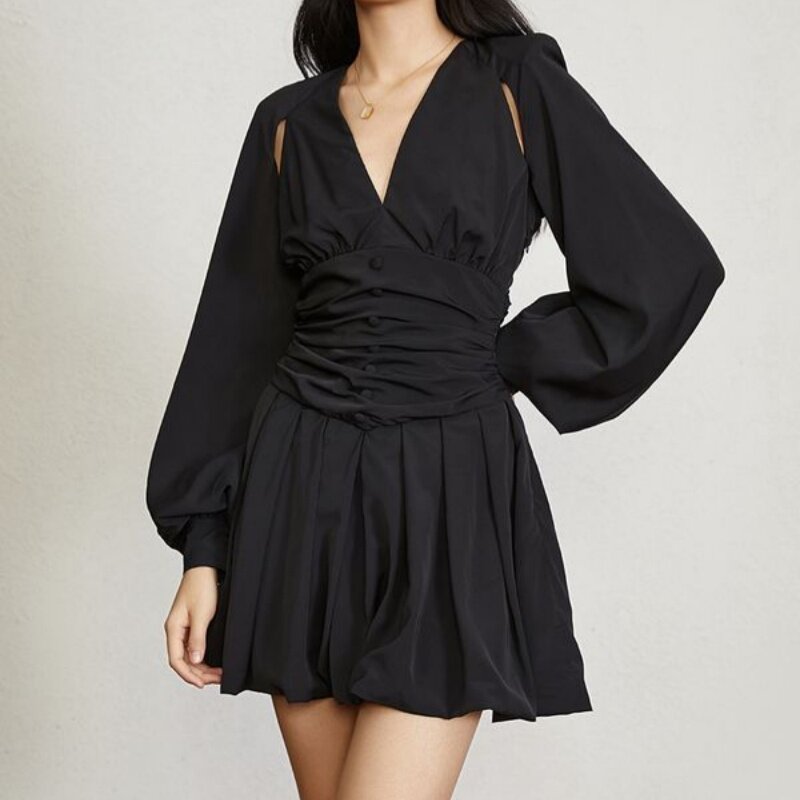 Gaun gaya putri Retro Perancis, rok pendek hitam kecil ukuran besar leher V Baru Musim Panas 2024