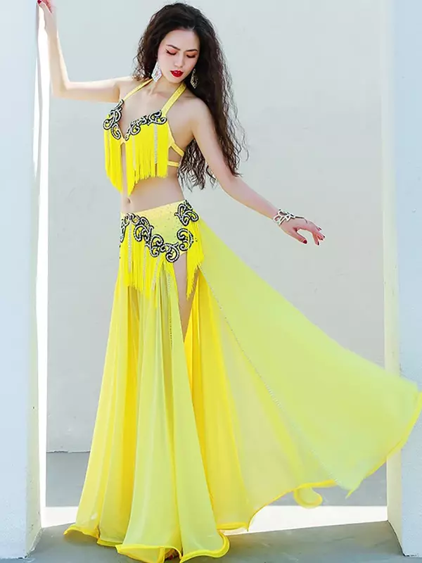 ชุดเต้นรำสีเหลืองสำหรับผู้หญิงเสื้อผ้าสำหรับการแสดงบนเวทีแบบแยกพู่แบบไดนามิก