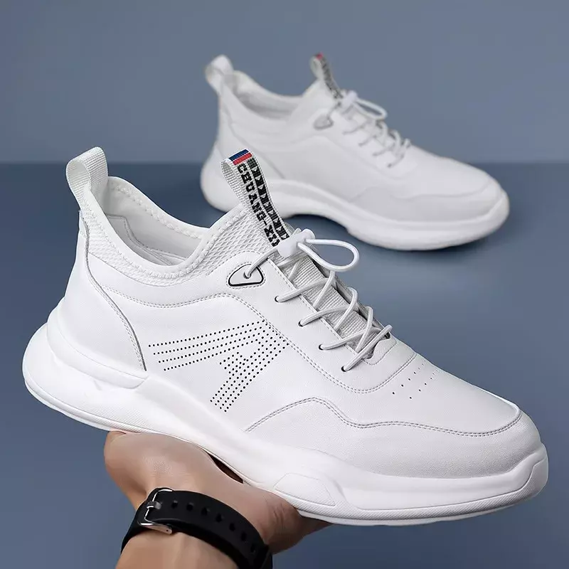 2024 Mode Leder Casual Sneakers für Männer Designer neue weiche Sohle hohle männliche einfarbige elastische Gürtel Herren Plateaus chuhe