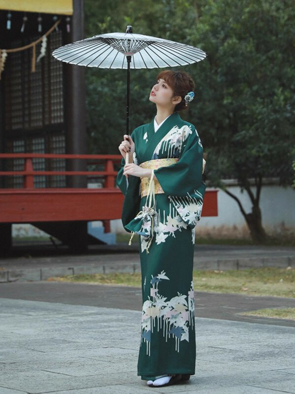 Kimono vert rétro avec sac à main, robe japonaise améliorée, photographie mignonne pour fille