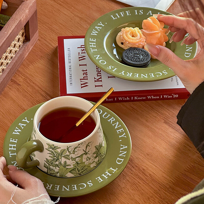 Tazas de café y platillos de cerámica, tazas de té de hueso, vajilla de cocina de China, flores de estaciones, regalos de boda terminados, regalos de fiesta, 260ML