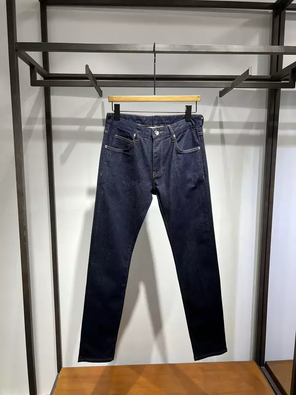 2024 diku Herren Frühjahr/Sommer Jeans haben eine schöne, erfrischende und bequeme Farbe, mit aus gezeichnetem Oberkörper