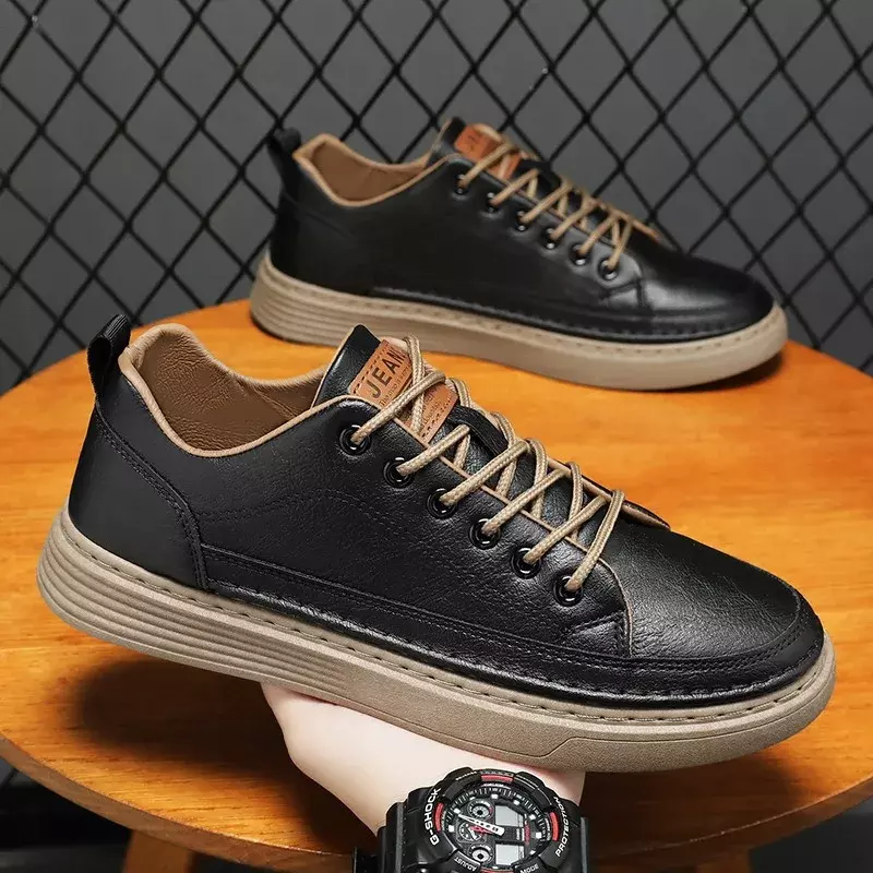 Sepatu Sneakers pria, sepatu kets kulit kasual nyaman bertali rata klasik untuk pria