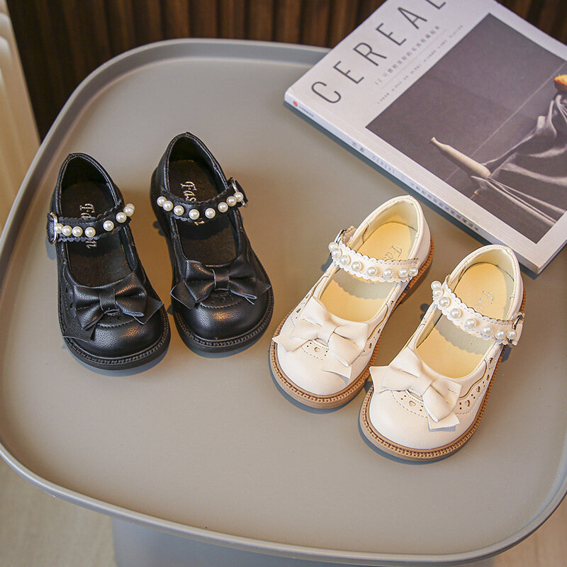 Zapatos de cuero para niñas, calzado de princesa versátil, estilo británico, sencillo, con lazo de perlas, suaves y dulces, 2024