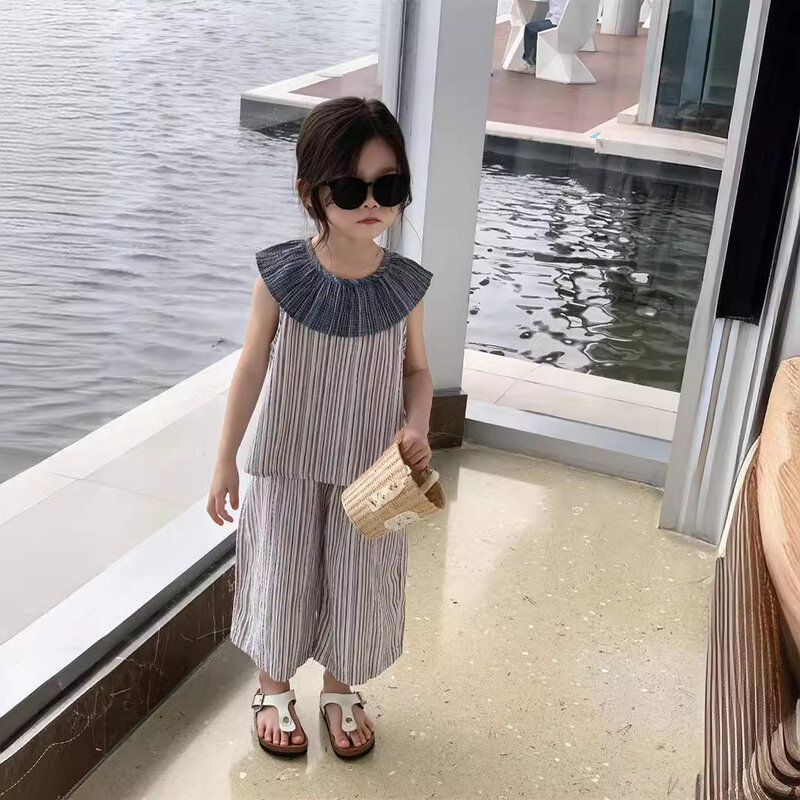 Летняя Корейская одежда для маленьких девочек, комплект из 2 предметов, хлопковый комбинированный полосатый жилет, свободный костюм с эластичной талией и широкими штанинами, костюм для маленьких девочек с Pnt