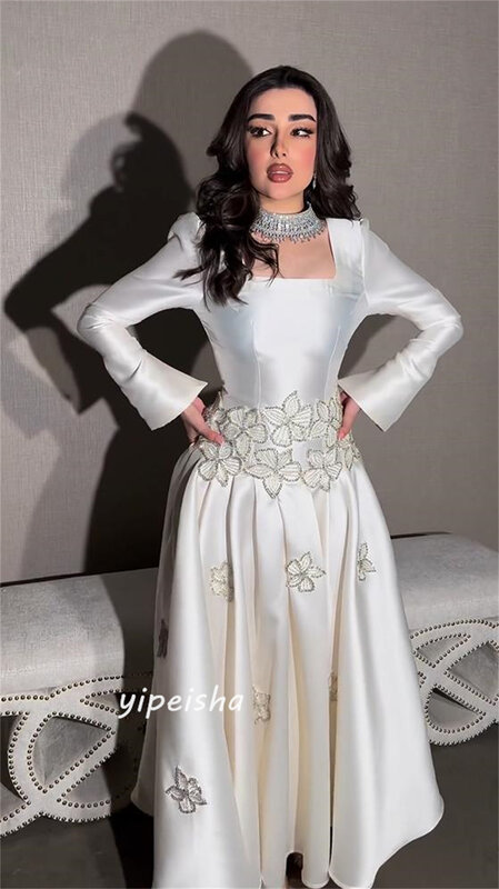 Gaun Prom Arab Saudi Satin Applique terbungkus A-line kerah persegi Bespoke gaun acara gaun lengan panjang