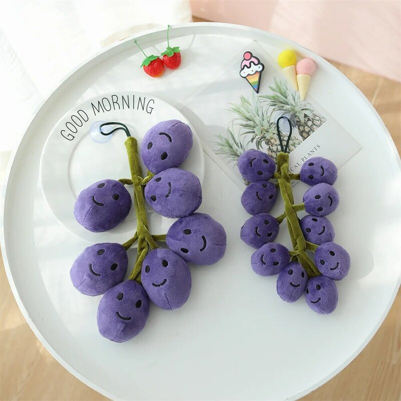 Lifelike uva brinquedos de pelúcia ventosa frutas kawaii pelúcia chaveiro decoração do carro encantos decoração quarto bonito presente aniversário crianças brinquedos