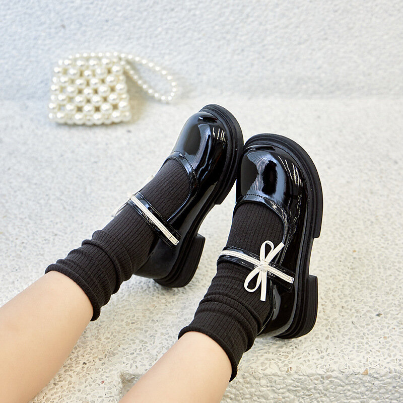 Обувь для девочек, новинка 2024, детская черная маленькая яркая Весенняя женская обувь принцессы в иностранном стиле