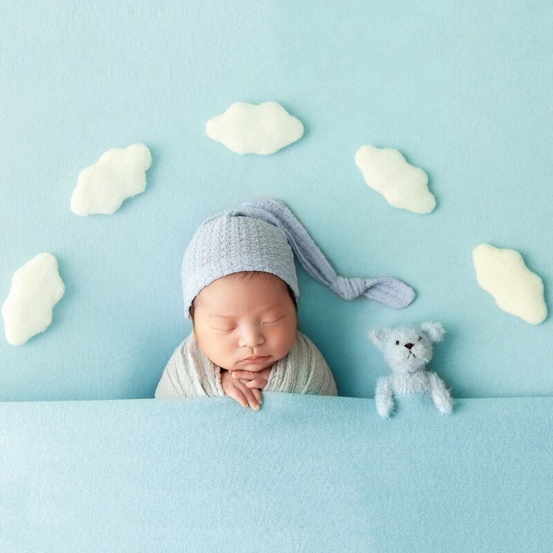 Baby Photoshoot Prop Blue Sky tema fotografia puntelli Seersucker Baby Swaddle Wrap cappello lavorato a maglia orso bambola servizio fotografico accessori