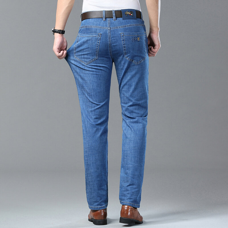 Jeans de homem solto e reto, calças compridas, na moda e versátil, verão, 2024