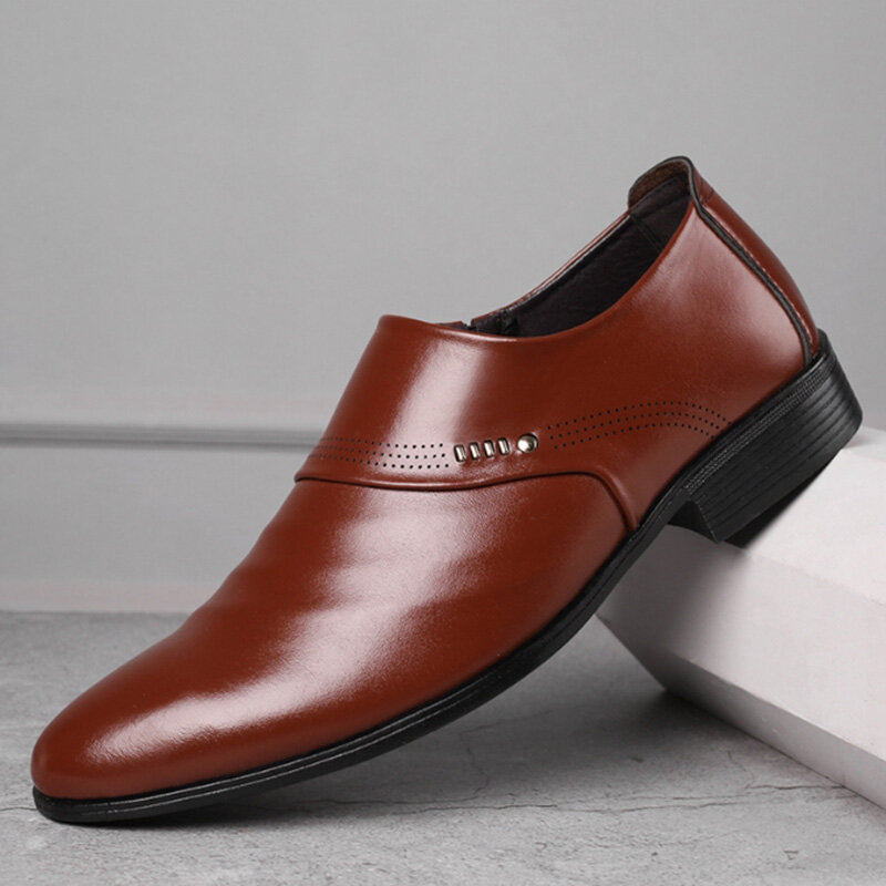 Zapatos de cuero informales para hombre, sandalias antideslizantes de suela suave, ahuecadas, de lujo, color negro, para verano