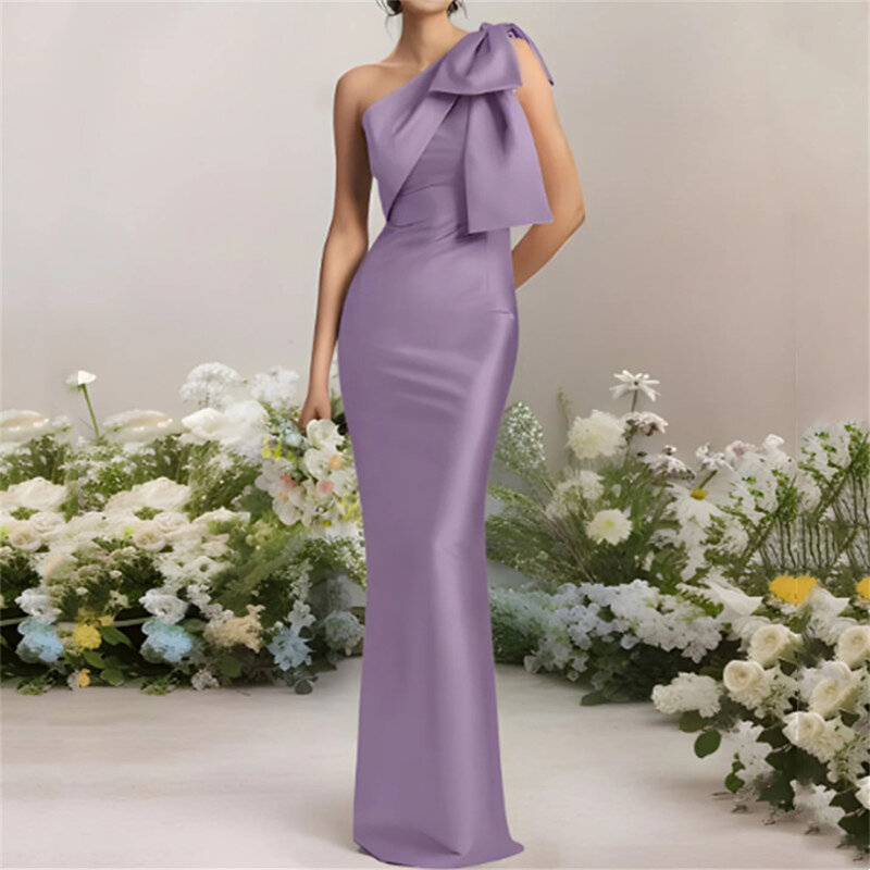 女性のための非対称の裸の肩のマーメイドドレス,サテンのノースリーブのカクテルドレス,バック分割の長いフィット感のあるフォーマルなイブニングウェア