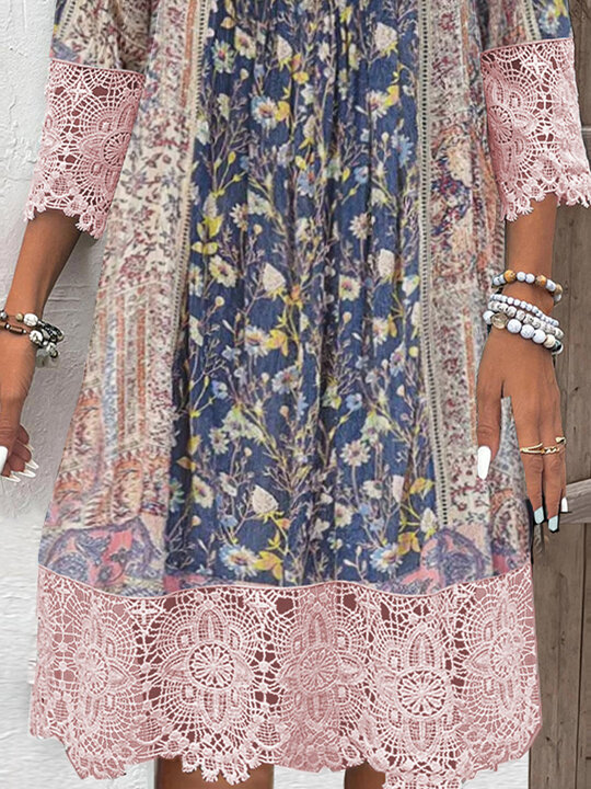 Plus Size Women's 3/4 Sleeve V-neck Graphic Lace Midi Dress