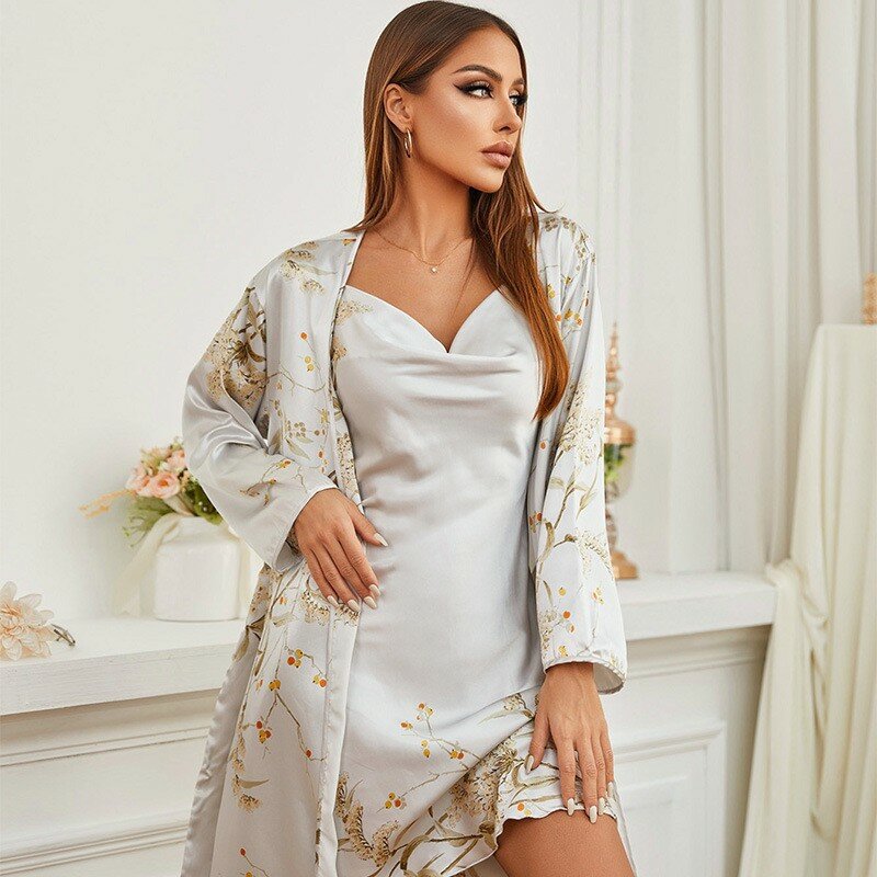 Set pigiama quattro pezzi stampato pigiameria piccola ciliegia camicia da notte in raso da donna con bretelle e pantaloncini vestiti estivi per la casa