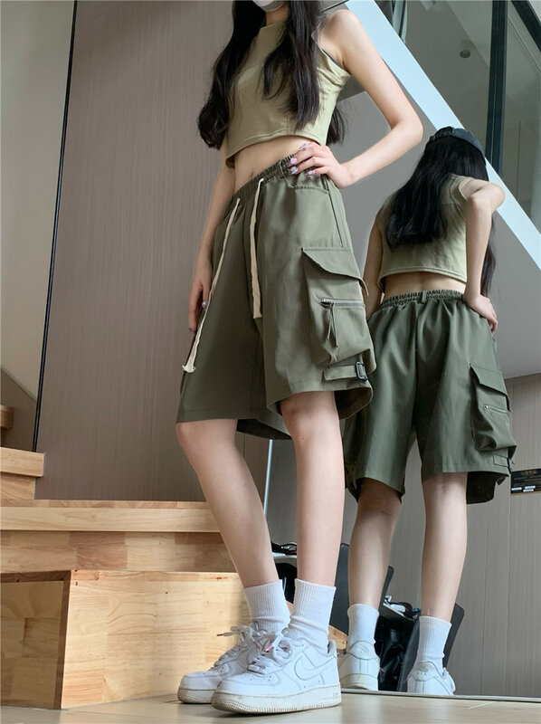 شورت كارجو أخضر عسكري للنساء ، ملابس الشارع الكورية العتيقة الجمالية ، شورت بطول الركبة من المتناجو ، بنطلون قصير من Y2K ، صيفي ،