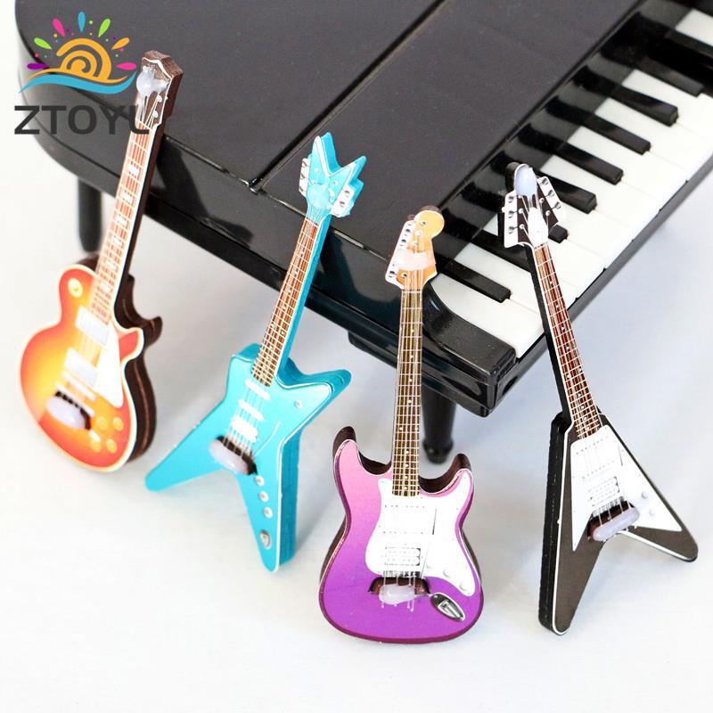 Juguetes de guitarra de casa de muñecas 1/12, instrumento Musical de casa de muñecas, accesorios de decoración