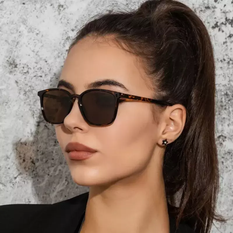 2024 Mode Vierkante Zonnebril Vrouw Retro Merk Designer Zonnebril Dames Zwart Vintage Cat Eye Rijden Oculos De Sol
