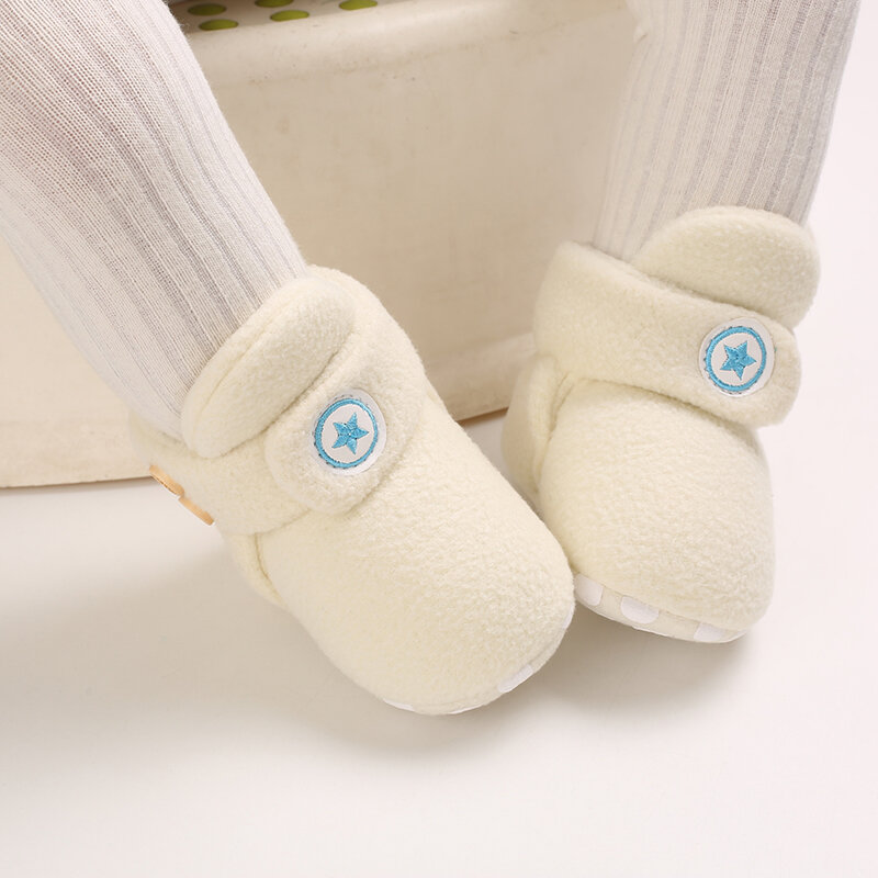 Chaussures de bébé pour garçons et filles, bottes de premier pas, confortables, douces et chaudes, en coton, de couleur unie, nouvelle collection