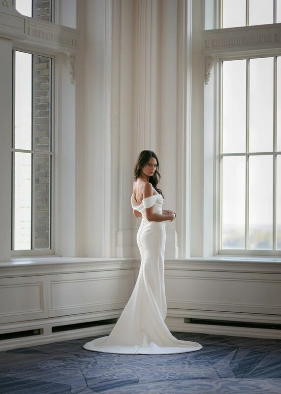 Macio cetim sereia vestidos de casamento, simples fora do ombro, fenda lateral, Custom Made, vestido de noiva formal, plissado, 2024