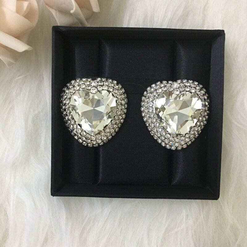 Earrings Personality Fashion Temperament Light Luxury Heart-Shaped Ear Clip Two Colors For Women Aretes De Mujer Pendientes