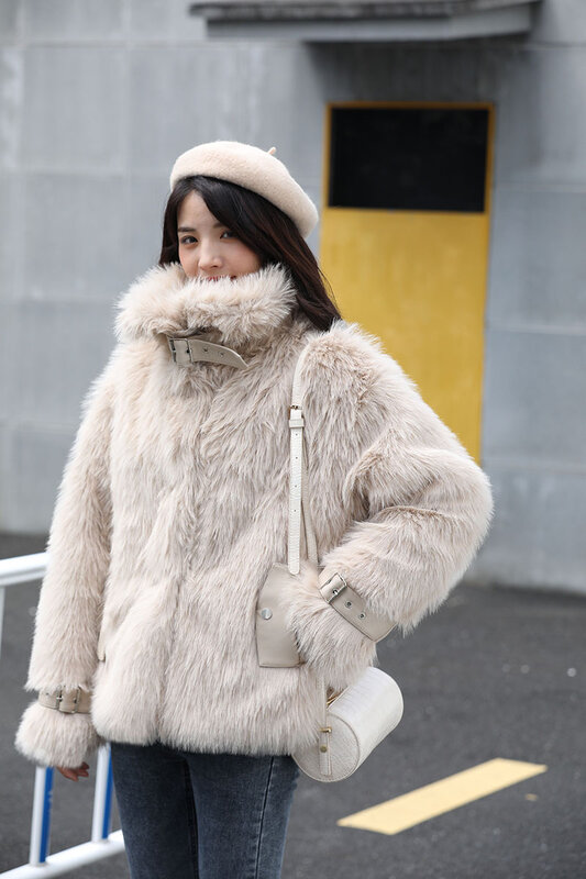 Jaket bulu rubah tebal hangat untuk wanita, mantel musim dingin modis kasual jaket bulu imitasi halus nyaman longgar untuk wanita 2024