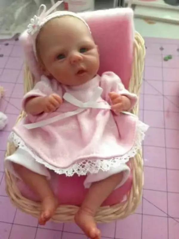 7"  Micro Preemie Full Body Silicone Baby Girl Doll "Sophia" Lifelike Mini Reborn Doll Surprice Children Anti-Stress