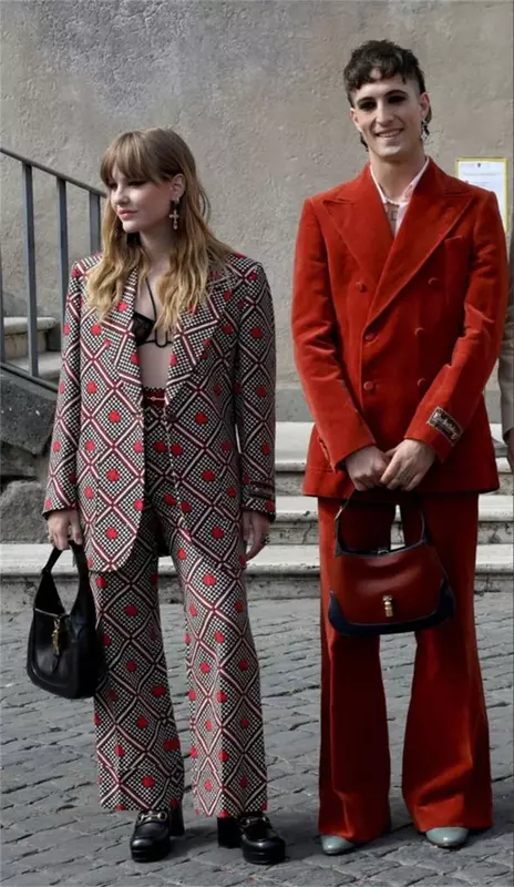 Completo da uomo in velluto rosso completo di pantaloni 2 pezzi Blazer + pantaloni Streetwear smoking da sposa sposo cappotto doppiopetto giacca su misura