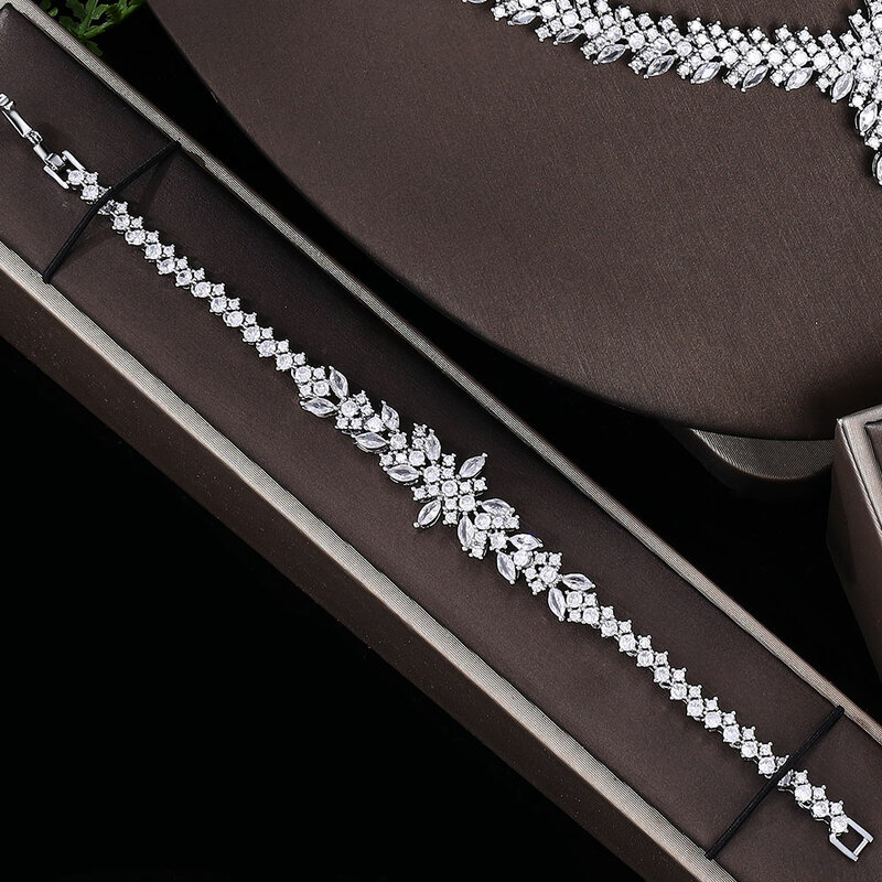 2022 New Fashion Wedding collana Set di orecchini da donna con zirconi cubici Set di gioielli da sposa con ciondolo
