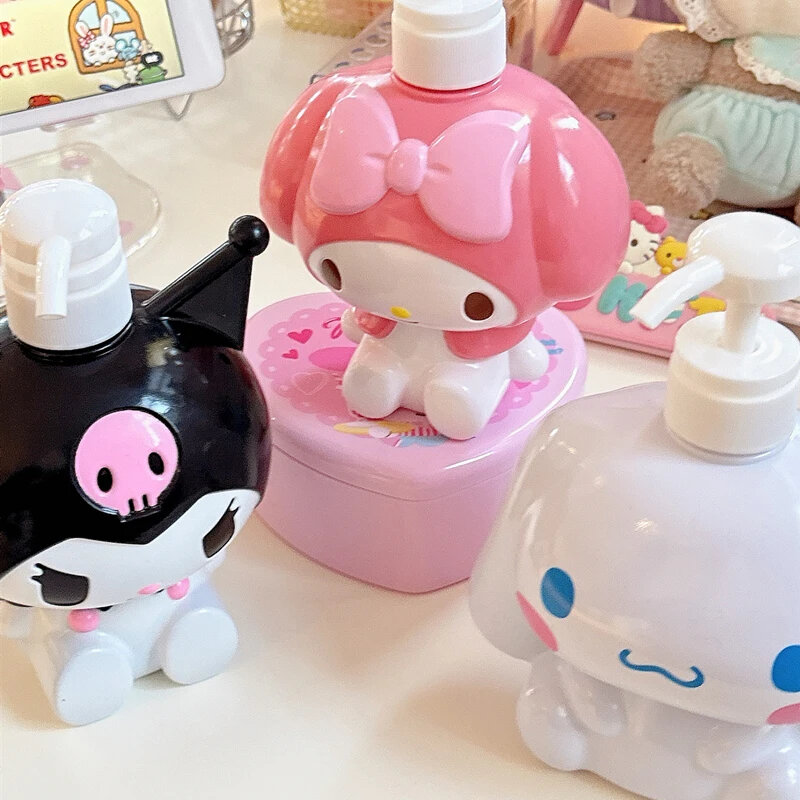 Miniso  Cinnamoroll Kuromi My Melody Anime Bottle Kawaii Large Capacity Tumbler Bottle Shampoo Bottle for Shower Gel Hand