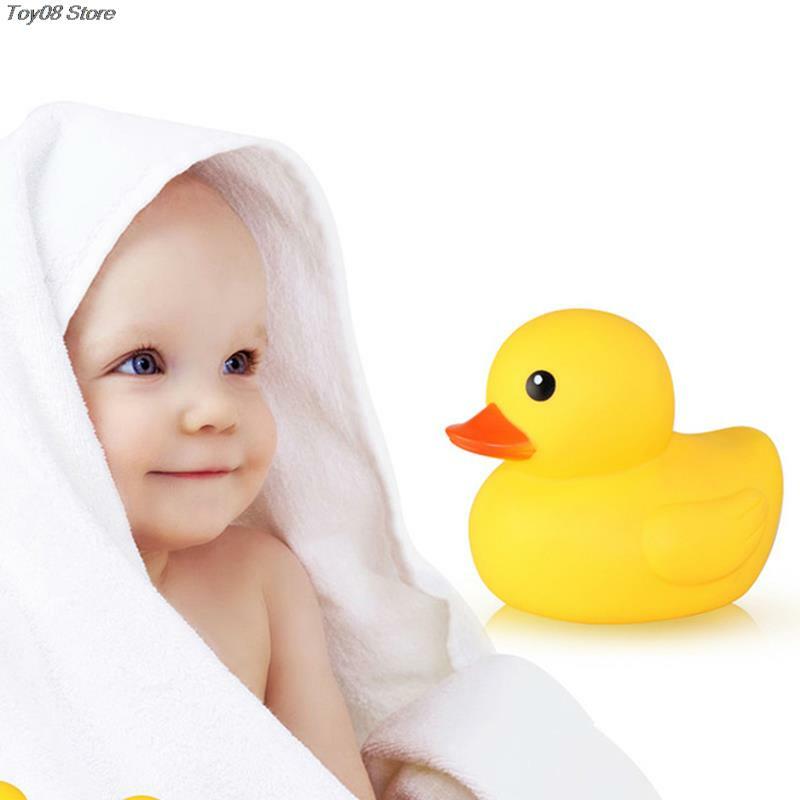 Pato amarillo grande de goma para baño, juguetes flotantes Kawaii para apretar, regalo para bebé, 1 unidad