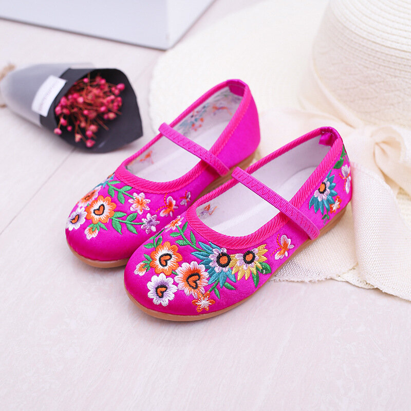 Zapatos bordados de estilo chino para niñas, zapatos HanFu con flores florales para niños de 1 a 12 años, zapatos de tela tradicional de goma suave