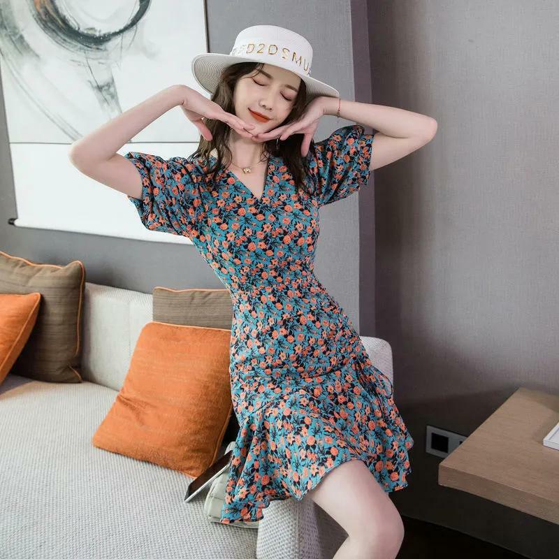 Sommer bedrucktes Kleid 2024 neue koreanische Version modisches lässiges Alter reduziert abnehmen elegantes Damen kleid