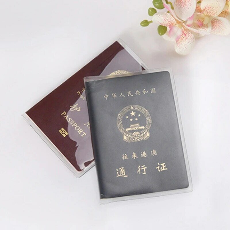 1 buah penutup paspor transparan di tas dokumen tahan air sampul pelindung paspor