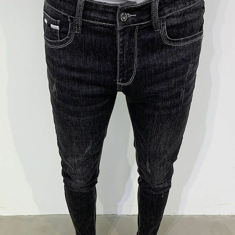 Nowy koreański styl Slim Fit czarne dżinsy dla mężczyzn z projekt haftu spodnie dżinsowe dla casualowych i luksusowych spodnie ze stretchem odzieżowych