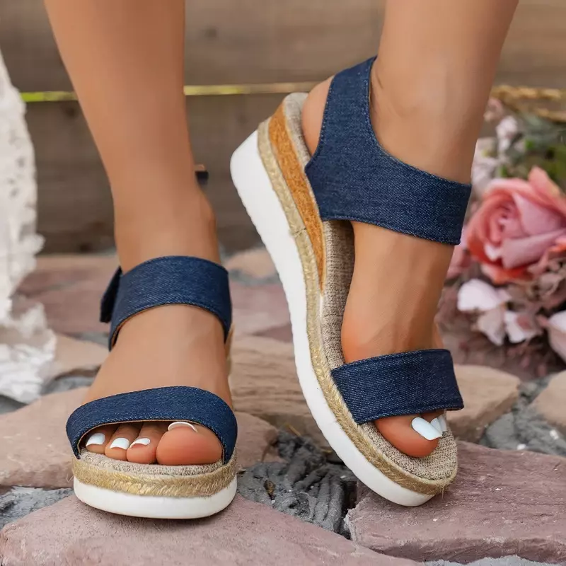 2023 letnie nowe damskie sandały na koturnie casualowe sandały rzymskie sandały z klamrą jedną linią