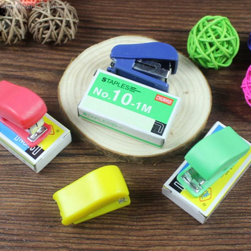 Набор мини-степлера для связывания, стационарный мини-степлер в стиле, кавай, с 50 скобами, пластиковые, случайные цвета