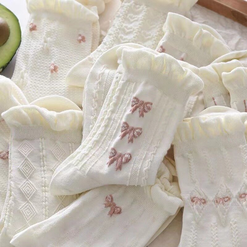 Kaus kaki putih sederhana serbaguna bunga kecil ikatan simpul indah kaus kaki tabung sedang wanita kaus kaki katun anak perempuan Harajuku jk Lolita