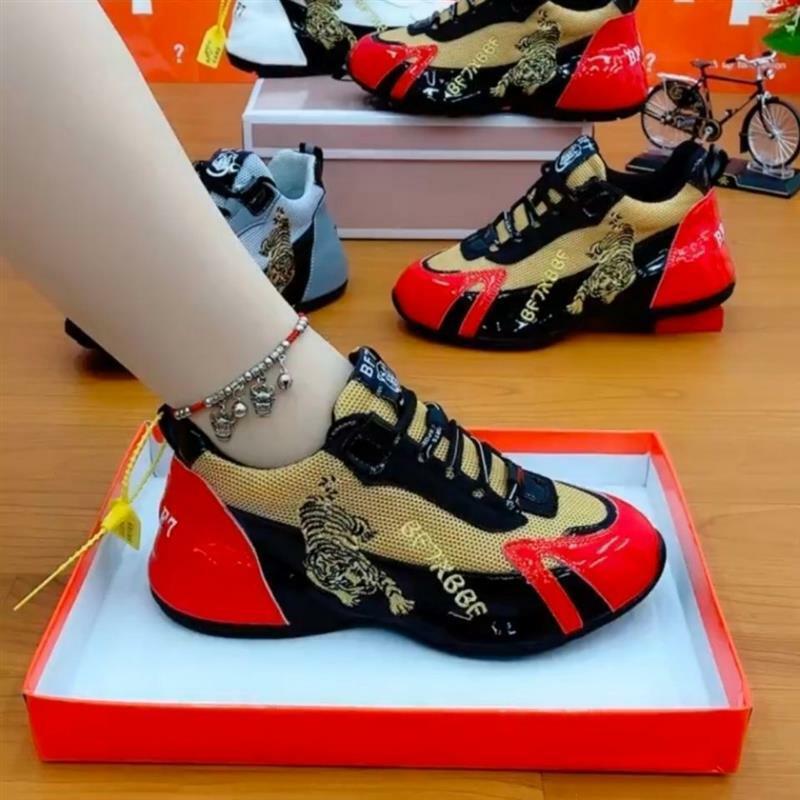 Women's Sports Shoes Auspicious Tiger Embroidery Breathable New Women Sneakers Low-top Color Matching Lace-up Women Tenis Shoes