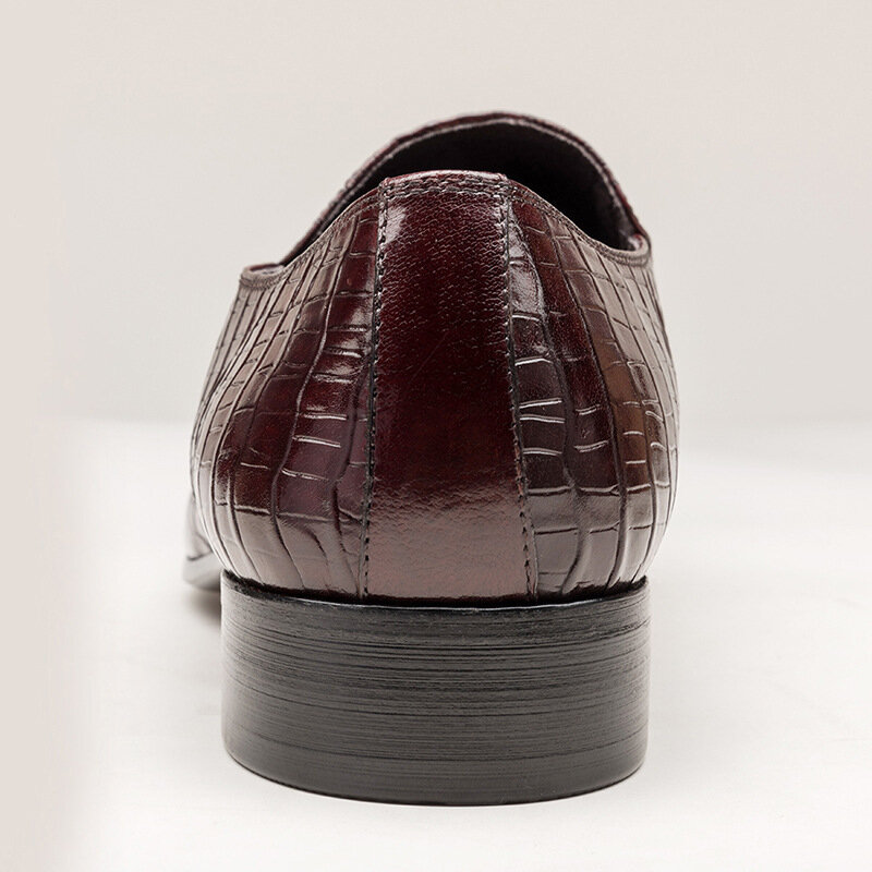 รองเท้า Casual Leather สำหรับบุรุษแฟชั่นลายจระเข้รองเท้าชุดเดรสหนังรองเท้างานแต่งงานแบบสวมส้นขนาดใหญ่พิเศษ39-48