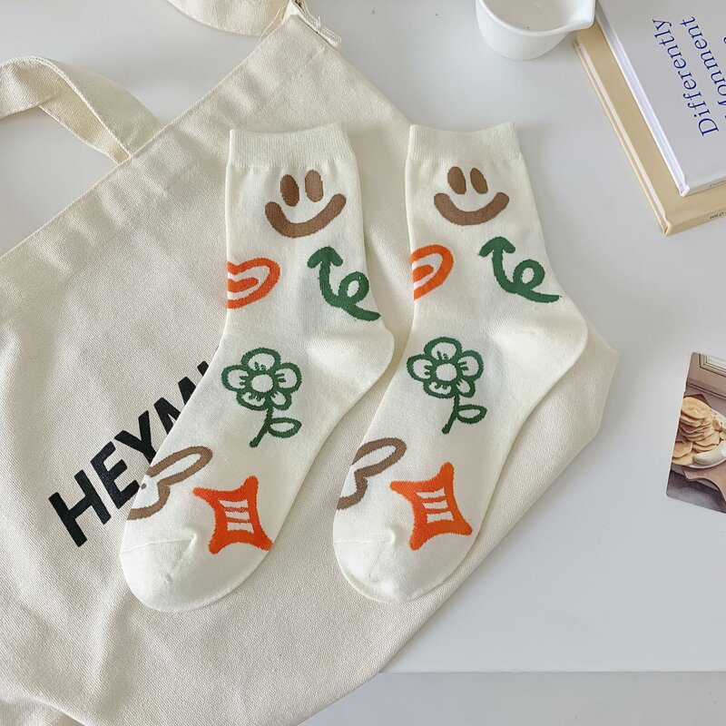 Новые персонализированные белые носки с мультяшным граффити детские носки средней длины Instagram тонкие Японские Женские хлопковые носки