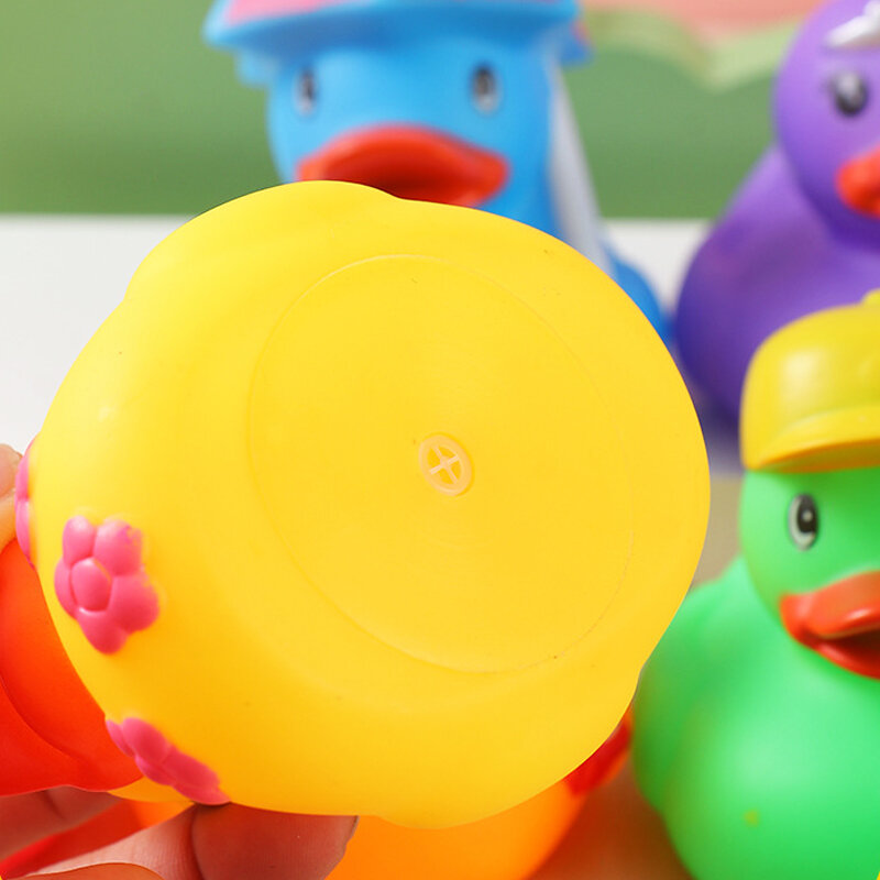 Giocattoli da bagno per bambini anatre di gomma colorate con suono di compressione anatre galleggianti in gomma morbida vasca da bagno per bambini giocattoli per la doccia per bambini piccoli