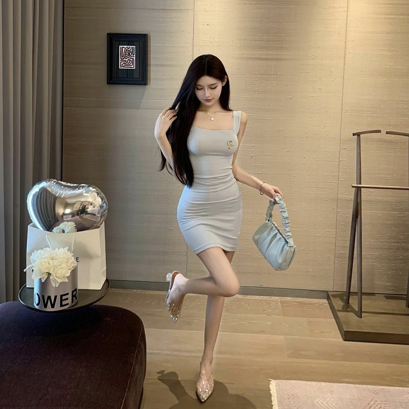 Vestido sexy fino puro vento para senhora, saia enrolada no quadril, monocromático, mostra sua figura, beleza nas costas, versão coreana
