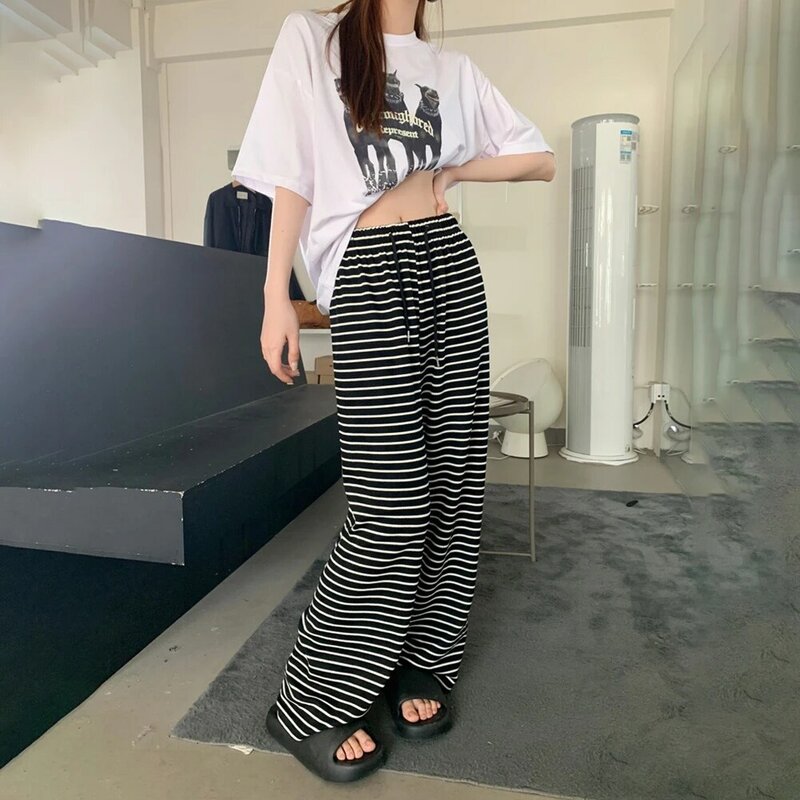 Celana panjang serut kasual untuk wanita, celana panjang kaki lebar longgar motif garis-garis Horizontal Korea pinggang tinggi motif Zebra musim panas untuk wanita