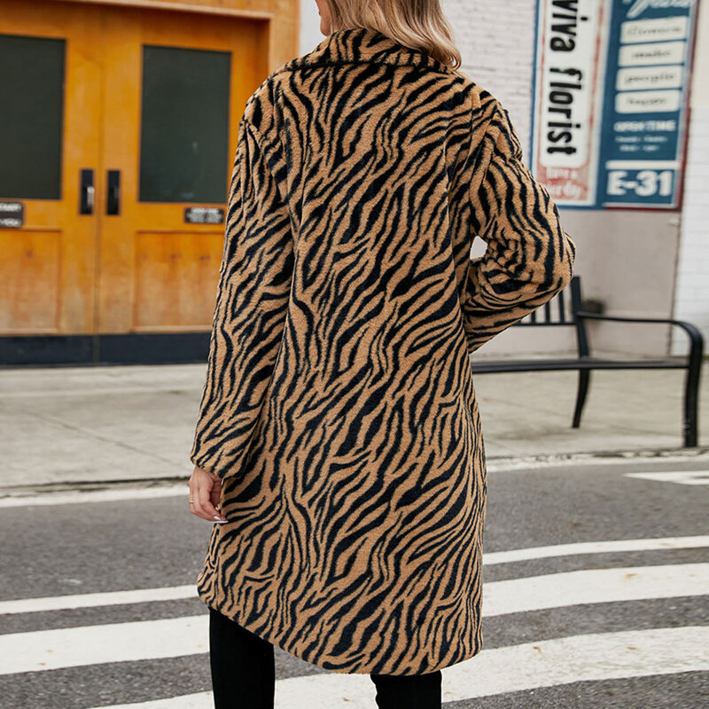Giacca da donna in pile sfocato con risvolto aperto davanti lungo Cardigan cappotto Casual allentato Faux Furs caldo inverno Outwear giacca cappotto leopardato