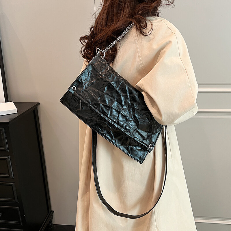Женская Серебристая сумка через плечо с геометрическим дизайном, новая модная сумочка на цепочке для подмышек, кошелек, сумки через плечо со складками из мягкой кожи, 2024
