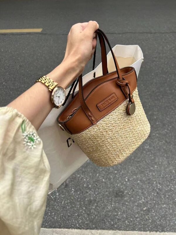 Тканая сумка-мешок высокого качества, новинка 2024, универсальная стильная и нишевая дизайнерская сумка, идеально подходит для летней сумки через плечо