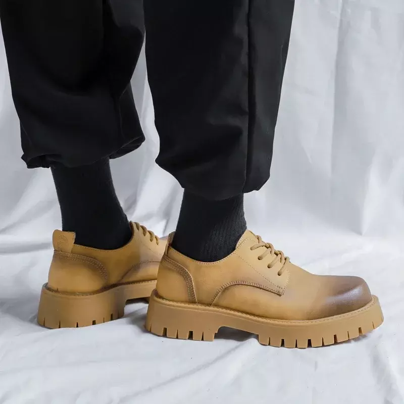 Plataforma de couro coreana Oxfords para homens, deslizamento, fundo grosso, sapatos masculinos de derby, mocassins casuais, dedo do pé quadrado, sapatos formais